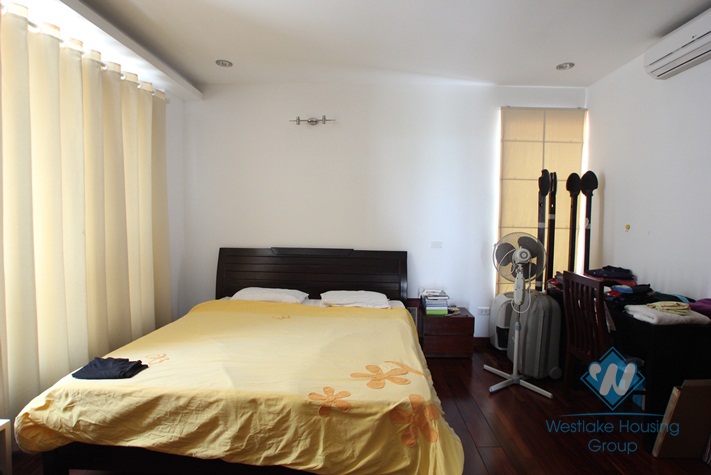 Lake view 2 bedroom apartment for lease in Tay Ho district, Hanoi